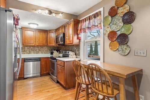 48 Trowbridge Circuit, Worcester MA 01603-2223 exterior