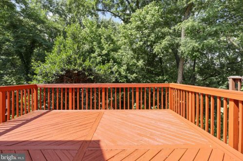 6023 Chicory Pl, Alexandria VA 22310-1795 exterior