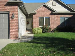 4408 Castle Pines Dr, Springfield, IL 62711-7046