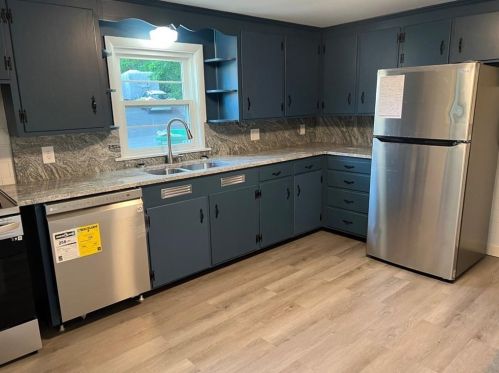 24 Coolidge Ave, Woonsocket RI  02895-2306 exterior