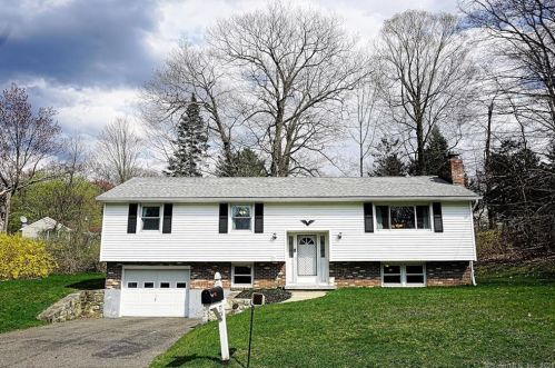 24 Louis Cir, Torrington, CT 06790-3507