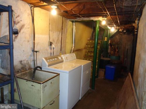 7233 Limekiln Pike, Philadelphia PA 19138-1333 exterior