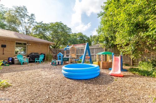 1953 Evergreen St, Grand Rapids MI 49506-4141 exterior