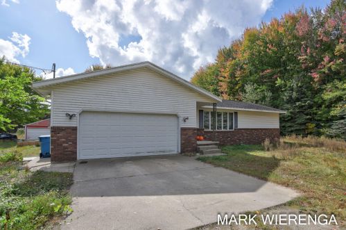 431 Mt Garfield Rd, Meskegon MI 49441-6000 exterior