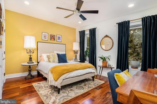 2225 Christian St, Philadelphia PA 19147-3710 exterior