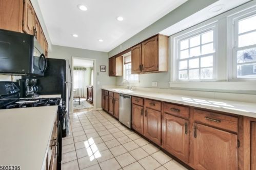 17 Essex Rd, Maplewood NJ 07040-2338 exterior