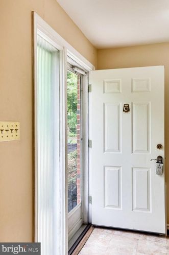 4301 Laurel Rd, Alexandria VA 22309-2520 exterior