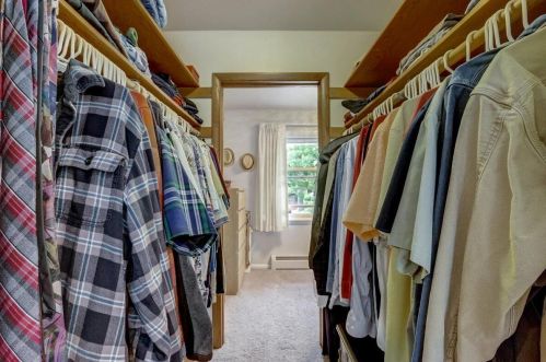 6621 Wisconsin Ave, Milwaukee WI 53213-3914 exterior