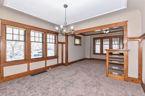 348 Howard Ave, Milwaukee WI 53235-4807 exterior