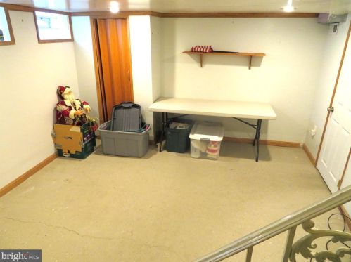 350 Krams Ave, Philadelphia PA 19128-4733 exterior