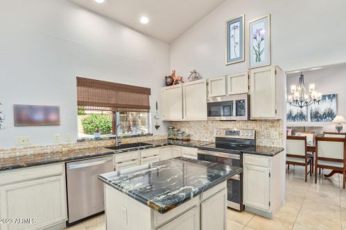 1310 Ivanhoe St, Chandler AZ 85226-1689 exterior