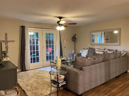 405 Brighton Pt, Atlanta, GA 30328-1367