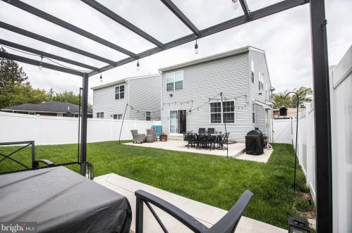 1012 Johnson St, Philadelphia PA  19138-1015 exterior