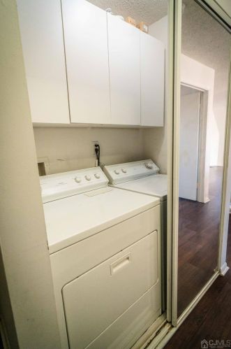 10 Park Gate Dr, Edison NJ 08820-4025 exterior