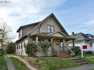 411 57 Ave, Portland OR  97206-3838 exterior