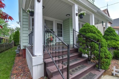 28 Biltmore St, Springfield MA  01108-2613 exterior