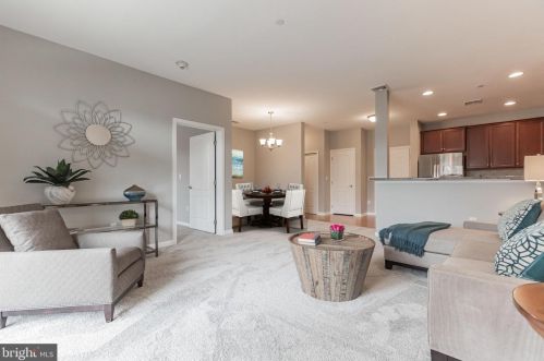 250 Carson Ter, Huntingdon Valley PA 19006-4718 exterior