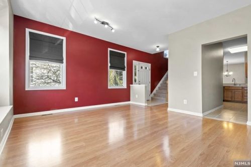 231 Swathmore Dr, Nutley NJ  07110-3930 exterior