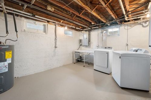 616 Poquonock Ave, Windsor CT  06095-2204 exterior