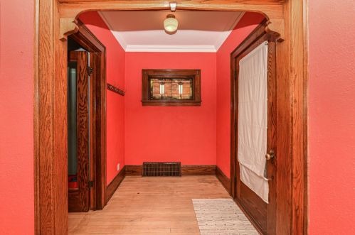 359 Montana St, Milwaukee WI  53207-2017 exterior