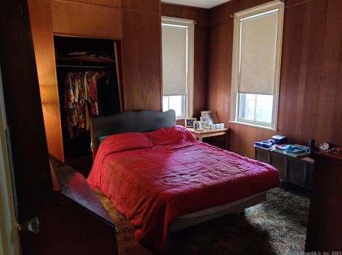 13 Elizabeth St, Norwalk CT 06854-3002 exterior