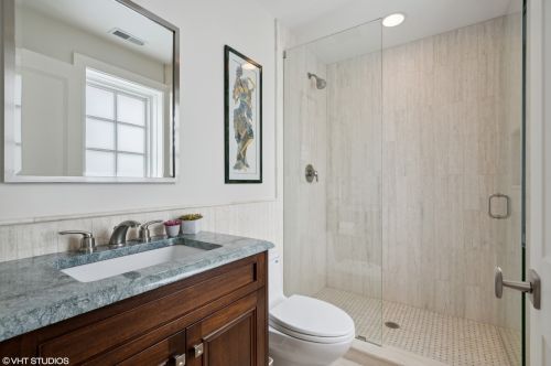 2900 Hermitage Ave, Chicago IL 60609-2733 exterior