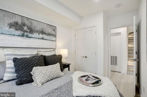 1715 Capitol St, Washington DC  20002-2109 exterior