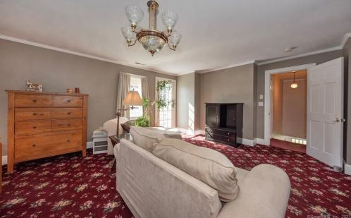 72 Edgemont Rd, Milford CT 06460-5005 exterior