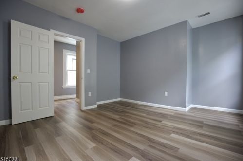 52 Myrtle Ave, Irvington NJ 07111-3338 exterior