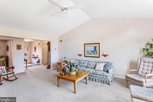 35 Wheaton Dr, Littlestown PA 17340-1354 exterior