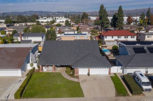 423 Cienaga Dr, Fullerton CA 92835-1103 exterior