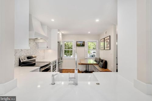 10905 Wickshire Way, Rockville MD 20852-3223 exterior