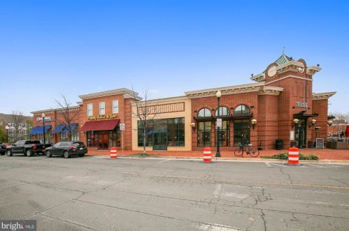 5823 Monticello Rd, Alexandria VA 22303-1302 exterior