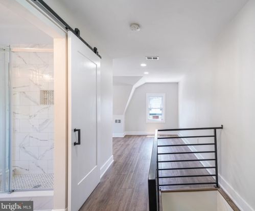 220 Ardmore Ave, Ardmore PA 19003-1201 exterior