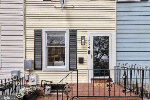 1694 Kramer St, Washington DC  20002-4559 exterior