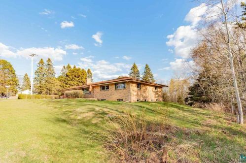 2102 Anderson Rd, Duluth, MN 55811-3837