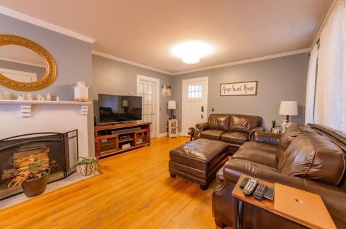 325 Greenville Ave, Providence RI 02919-1330 exterior