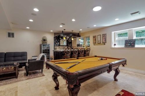 469 Saddle Riv Rd, Upper Saddle River NJ 07458-1774 exterior