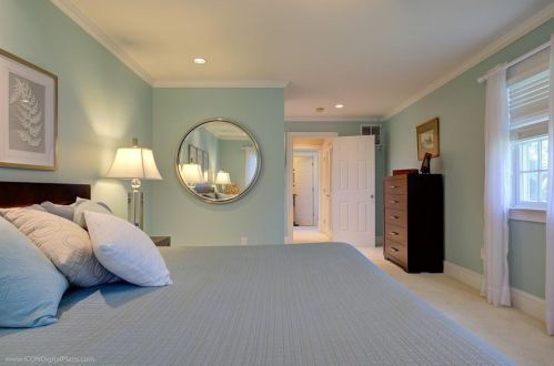 414 Corey Ln, Middletown RI 02842-5659 exterior