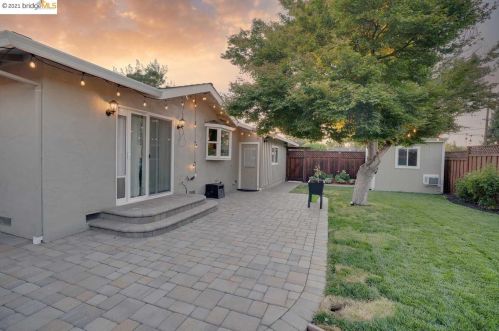 3978 Mulberry Dr, Concord CA 94519-1216 exterior