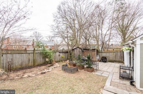 3240 Livingston St, Washington DC 20015-1756 exterior