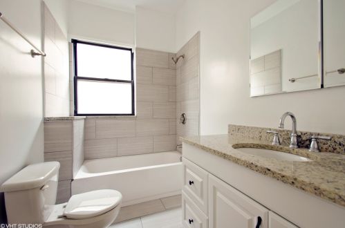 4410 Dover St, Chicago IL 60640-5529 exterior