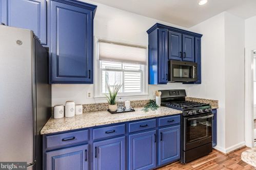 213 Creek Valley Ln, Rockville MD  20850-5603 exterior