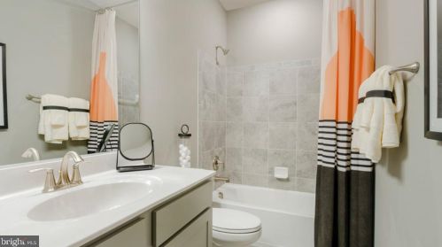 16654 Crabbs Branch Way, Rockville MD 20855-2201 exterior