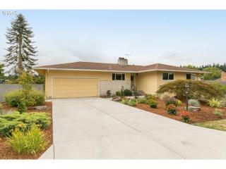 6894 Renada St, Portland, OR 97267-3247
