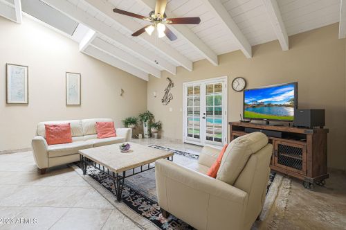 901 Beck Ln, Phoenix AZ  85022-3505 exterior