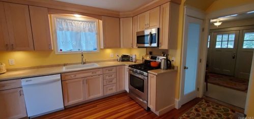 41 Collegeview Ave, Poughkeepsie NY 12603-2415 exterior