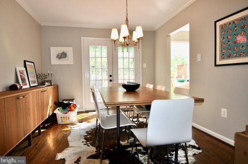 7523 Heatherton Ln, Rockville MD  20854-3232 exterior