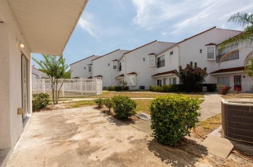 9517 Citrus Glen Pl, Tampa FL  33618-4032 exterior