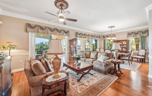 1470 Borghese Ln, Naples, FL 34114-7898